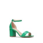 La modeuse - sandales nu - pieds - sandales en simili à talon carré et bout rond ouvert. modèle doté ... La modeuse - sandales nu - pieds - sandales en simili à talon carré et bout rond ouvert. modèle doté ...