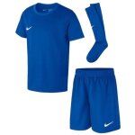 Nike park 20 little kids set cd2244 - 463 pour un garçon bleu t - shirts Nike park 20 little kids set cd2244 - 463 pour un garçon bleu t - shirts