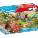 Playmobil 70676 set educatrice et chiens city life pour enfant d�s 4 ans 37 pi�ces
