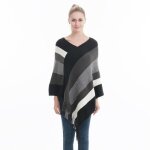 Poncho femme - leoclotho - noir - �pissage - pompons - 90x100cm