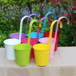 Pot de fleur suspendu en fer en métal jardinière de jardin de balcon pour la décoration de la maison ... Pot de fleur suspendu en fer en métal jardinière de jardin de balcon pour la décoration de la maison ...
