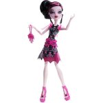 Poupée mannequin - mattel - monster high tapis noir - draculaura À la soirée Poupée mannequin - mattel - monster high tapis noir - draculaura À la soirée