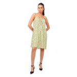 Robe d�t� � bretelles vert anis longueur genoux et coupe ample parfaite pour les journ�es ensoleill�es ...