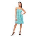 Robe d�t� f�minine � bretelles vertes - style d�contract� et ample pour un look chic et confortable
