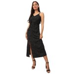 Robe longue fronc�e et fendue devant � imprim� pois. dot�e de fines bretelles r�glables et dun zip invisible ...