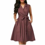 Robe a - line sans manches en dentelle revers taille pour femmes - brun Robe a - line sans manches en dentelle revers taille pour femmes - brun