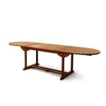 Salon de jardin teck huil� - concept usine - table ovale - 10 personnes - finitions en laiton