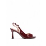 Sandales slingback ouvertes sur le c�t�. dot�es dun talon bobine. bride � boucle ajustable � la cheville. ...