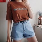 Short en jean - marque - taille haute - femme - coupe ample - cordon de serrage Short en jean - marque - taille haute - femme - coupe ample - cordon de serrage