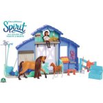 Spirit - coffret grange avec lucky spirit poulain et accessoires