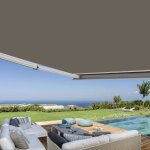 Store banne coffre int�gral 35 x 3 m motoris� et manuel ext�rieur pour terrasse - taupe