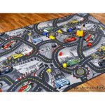 Tapis de jeu disney cars - snapstyle - 100x100 cm - gris - pour enfant à partir de 3 ans Tapis de jeu disney cars - snapstyle - 100x100 cm - gris - pour enfant à partir de 3 ans