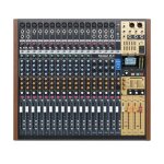 Tascam console de mixage analogique 22 voies et enregistreur 24 canaux sur carte Tascam console de mixage analogique 22 voies et enregistreur 24 canaux sur carte