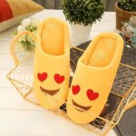 Td chaussons en paire 38 / 39 jaune c?ur rouge peluche - pantoufles / cadeau de noel homme femme - paire ...