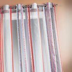 Voilage en organza jacquard � rayures verticales color�es gris clair 140x260 cm