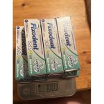 Fixodent - cr�me adh�sive pour proth�ses totales et partielles (x11)