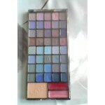 Palette far a paupire, 2 blush lvre et 1 fond de teint