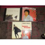 Cach� derri�re / le coeur grenadine