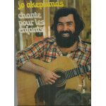 Jo akepsimas avec une classe de l'cole prive de saint merri direction de bigitte chapeaux : chante ...
