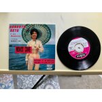 Roberto seto et ses rumberos - mondo cane / gustina / bayamo y el cha cha cha / ay que frio 45t x 1 (vinyl, ... Roberto seto et ses rumberos - mondo cane / gustina / bayamo y el cha cha cha / ay que frio 45t x 1 (vinyl, ...