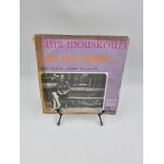 Vinyle 45 tours nana mouskouri : le jour o� la colombe. . . ! (robe bleue. . . robe blanche) avec fourreau ...