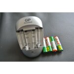 Gp powerbank quick 3 - 8 h chargeur de batteries - (pour 4xaa, 2xaaa) 4 x type aa - nimh - 2700 mah