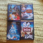 Lot de 4 dvd walt disney : les 101 dalmatiens, cendrillon, pinocchio, la belle au bois dormant.