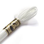 Moulin� phosphorescent �chevette 8 m blanc - col e940 - dmc - mondial tissus
