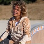 Patron dancing sweat zipp� femme du 32 au 52 - superbison - super bison - mondial tissus