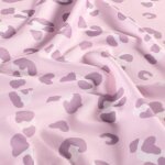 Tissu maillot de bain anti uv recycl� l�opard lilas - mondial tissus