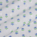 Tissu plumetis coton mini fleur 5 p�tales bleu blanc - mt - mondial tissus
