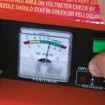 Carpoint d�marreur 12 v / 17 ah et compresseur d'air rouge