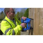Draper tools cloueur / agrafeuse avec 1 batterie 2ah d20 20v Draper tools cloueur / agrafeuse avec 1 batterie 2ah d20 20v