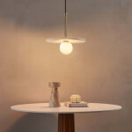 Suspension �l�gante travertin et boule en verre opalin - silvia