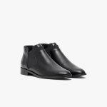 Boots plat karlina