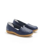 Mocassins compens�s avec jeu de perforations