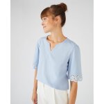 T - shirt imprimé détails brodés. T - shirt imprimé détails brodés.