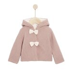 Mon �cureuil chou veste en tricot � capuche