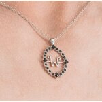 Chaks 13404, collier w et m dans mercredi © Chaks 13404, collier w et m dans mercredi ©