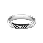 Alliance en argent rhodié 4mm et diamantée 3 traits de biais en forme de vague Alliance en argent rhodié 4mm et diamantée 3 traits de biais en forme de vague