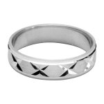 Alliance en argent rhodi satin 5mm avec motifs cisels rose des vents