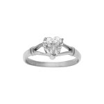 Bague en acier oxyde blanc forme coeur Bague en acier oxyde blanc forme coeur