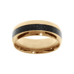 Bague en acier et pvd jaune avec ruban carbone largeur 8mm
