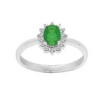 Bague en argent rhodié avec emeraude véritable contour topazes blanches serties Bague en argent rhodié avec emeraude véritable contour topazes blanches serties
