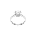 Bague en argent rhodi� forme fleur oxyde blanc sertis