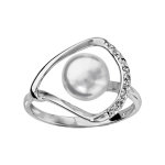 Bague en argent rhodié perle blanche synthétique au centre d'un triangle arrondi orné d'oxydes blancs ... Bague en argent rhodié perle blanche synthétique au centre d'un triangle arrondi orné d'oxydes blancs ...