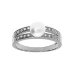 Bague en argent rhodié perle de culture d'eau douce avec 2 rangs d'oxydes blancs sertis Bague en argent rhodié perle de culture d'eau douce avec 2 rangs d'oxydes blancs sertis