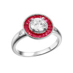Bague en argent rhodié ronde centre oxyde blanc et contour oxydes rectangulaires rouges Bague en argent rhodié ronde centre oxyde blanc et contour oxydes rectangulaires rouges