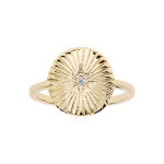Bague en plaqu or ethnique ronde strie avec oxyde blanc serti