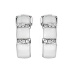 Créoles en argent rhodié massif demi cercle en céramique blanche avec barrettes d'oxydes blancs et fermoir ... Créoles en argent rhodié massif demi cercle en céramique blanche avec barrettes d'oxydes blancs et fermoir ...